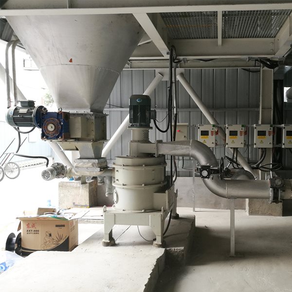 河南南陽(yáng)某焦化廠脫硫劑粉碎生產(chǎn)線